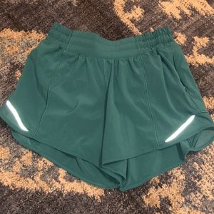 Lululemon Size 4, 4 inch, Teal lagoon
